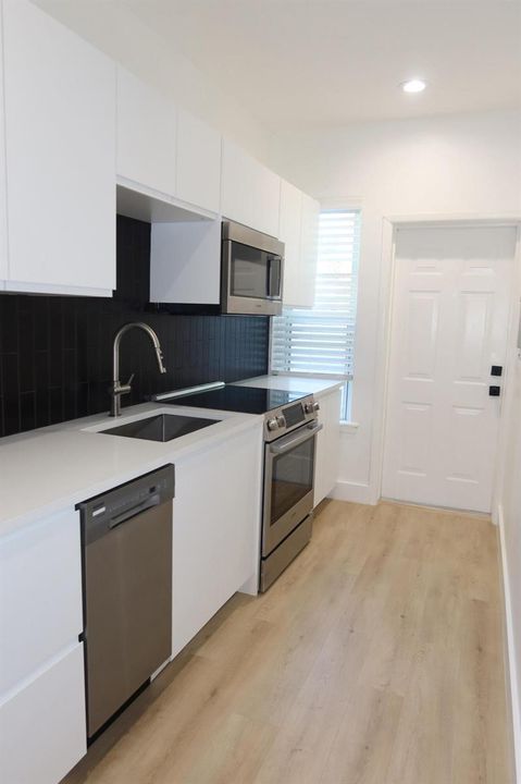 614 Palm St. Apt 2 West Palm Beach 33401