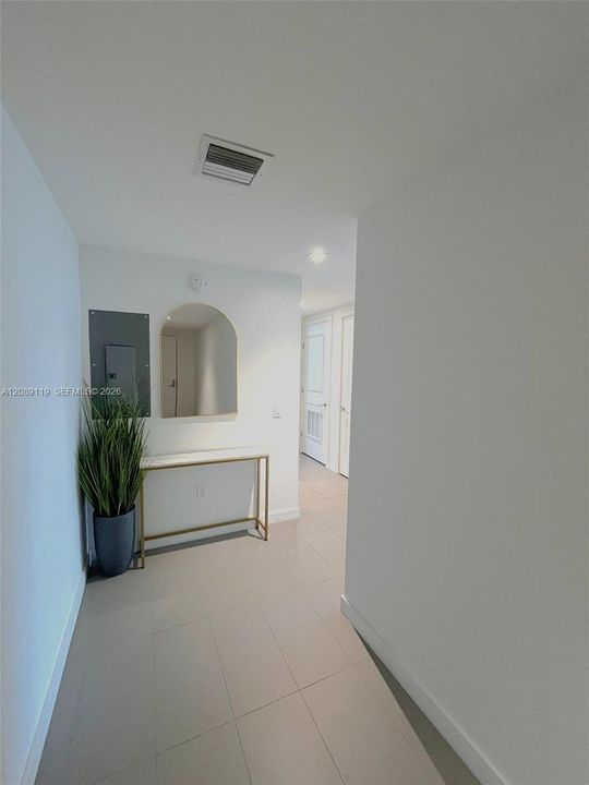 В аренду: $4,300 (2 спален, 2 ванн, 1040 Квадратных фут)