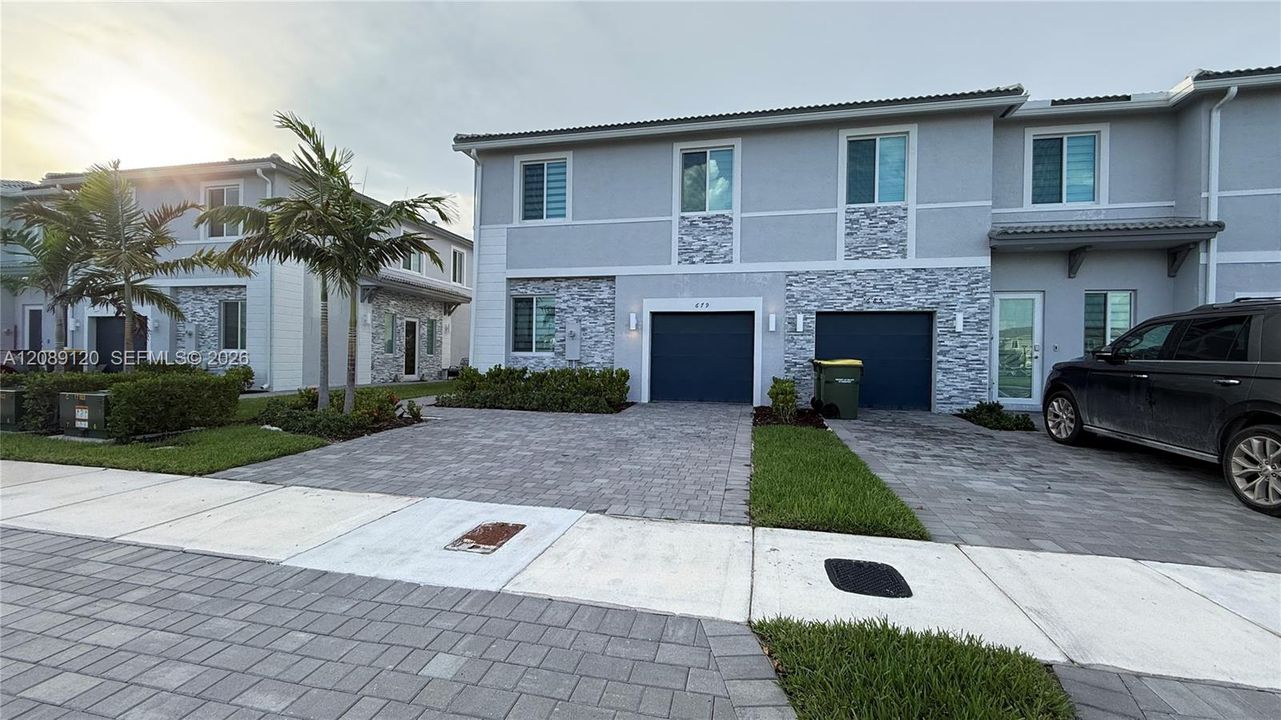 For Rent: $2,999 (4 beds, 3 baths, 1790 Square Feet)