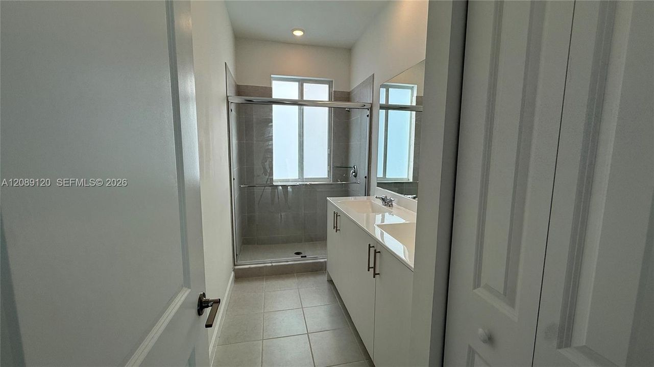 For Rent: $2,999 (4 beds, 3 baths, 1790 Square Feet)