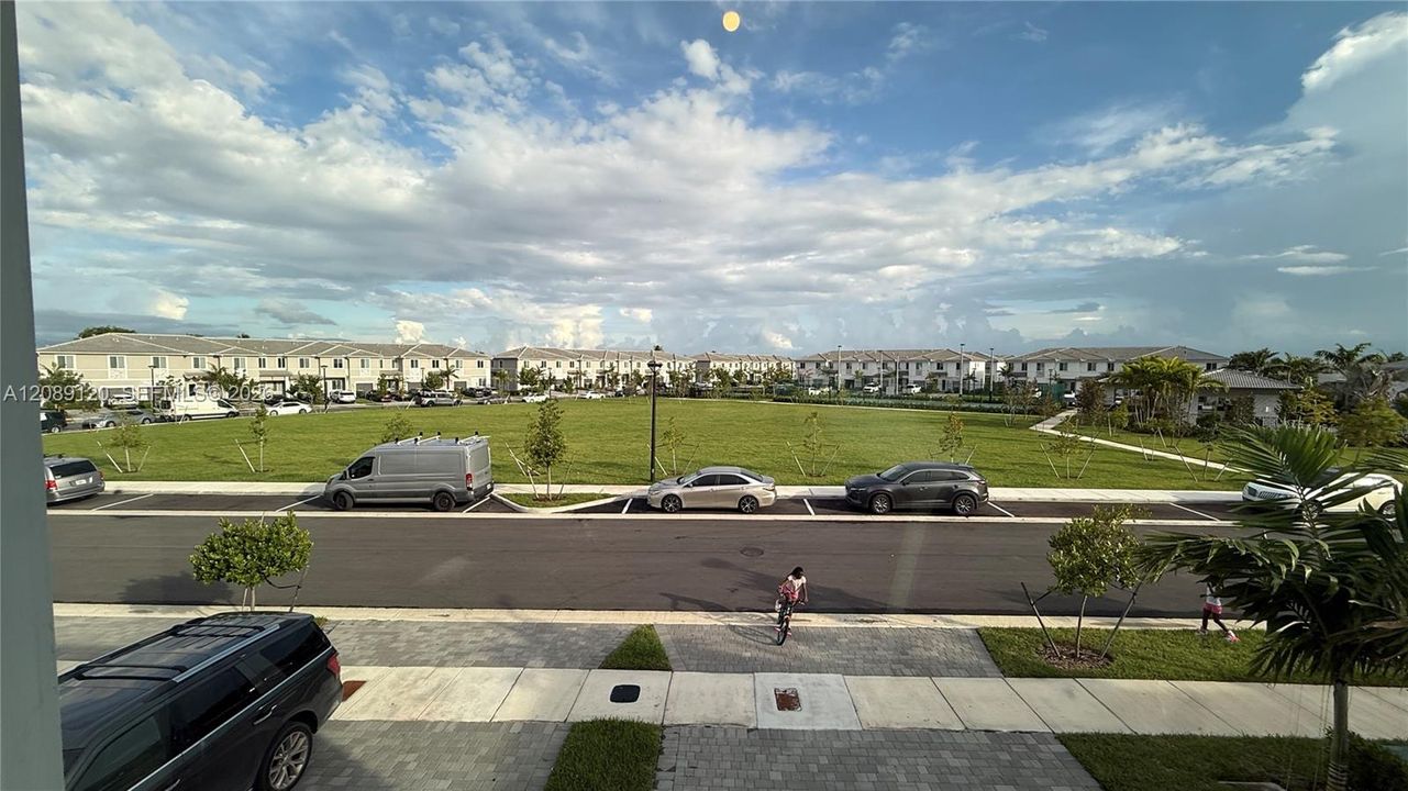 For Rent: $2,999 (4 beds, 3 baths, 1790 Square Feet)