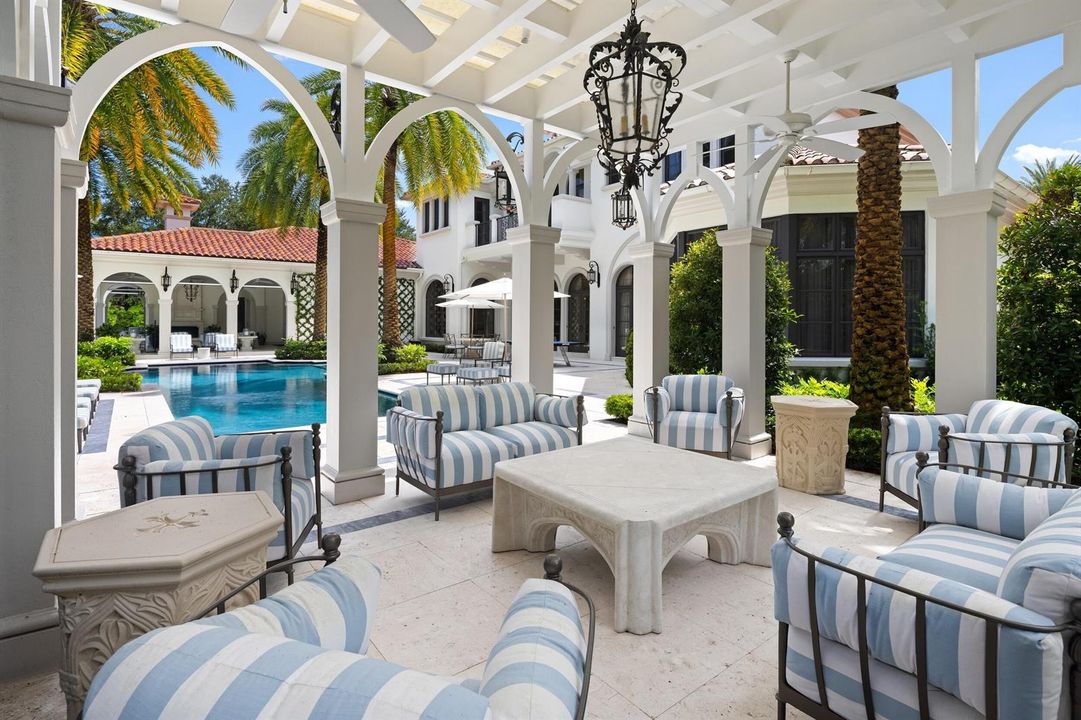 Pool Loggia 2