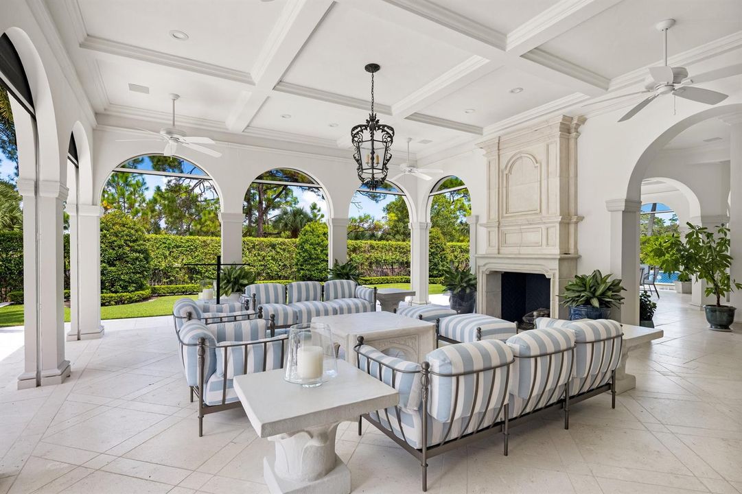 Pool Loggia 1