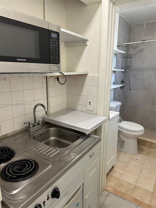 En Renta: $1,200 (0 camas, 1 baños, 2480 Pies cuadrados)