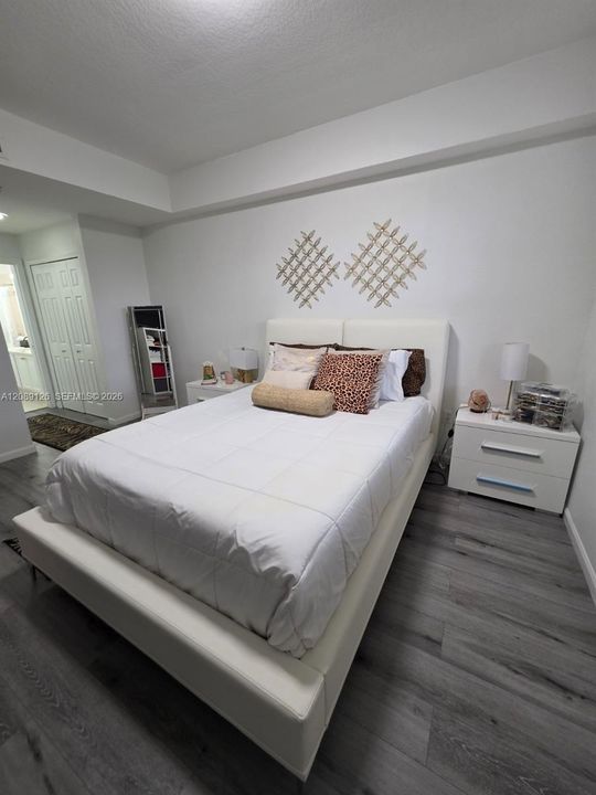 For Sale: $439,900 (3 beds, 2 baths, 1207 Square Feet)