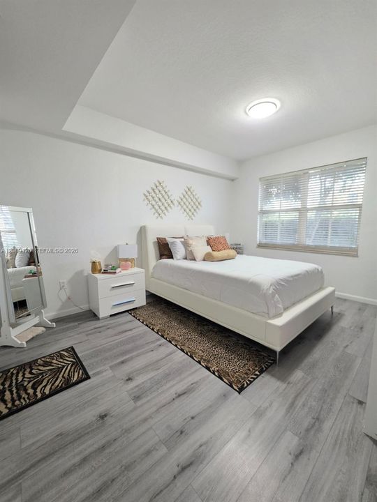 For Sale: $439,900 (3 beds, 2 baths, 1207 Square Feet)