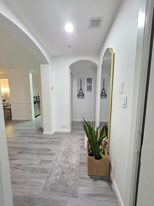 For Sale: $439,900 (3 beds, 2 baths, 1207 Square Feet)