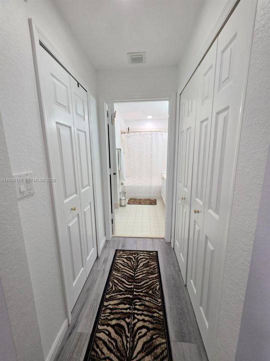 For Sale: $439,900 (3 beds, 2 baths, 1207 Square Feet)