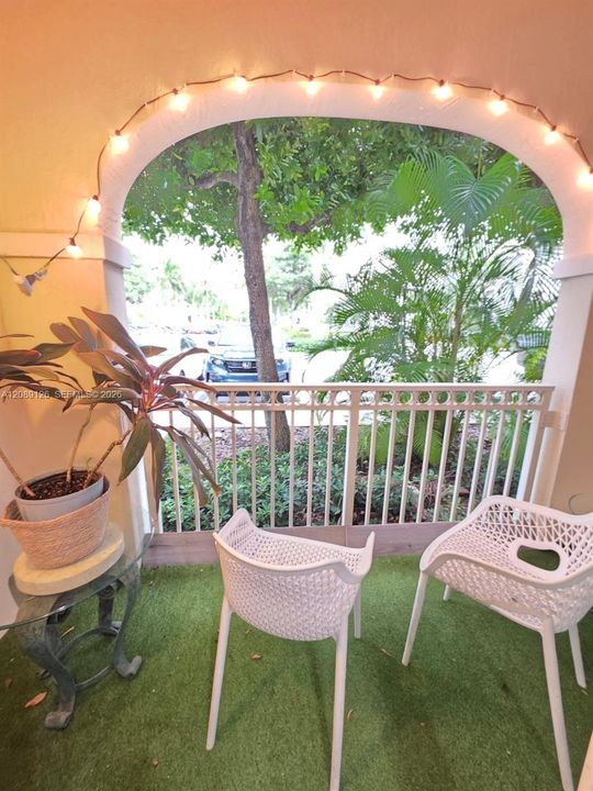 For Sale: $439,900 (3 beds, 2 baths, 1207 Square Feet)