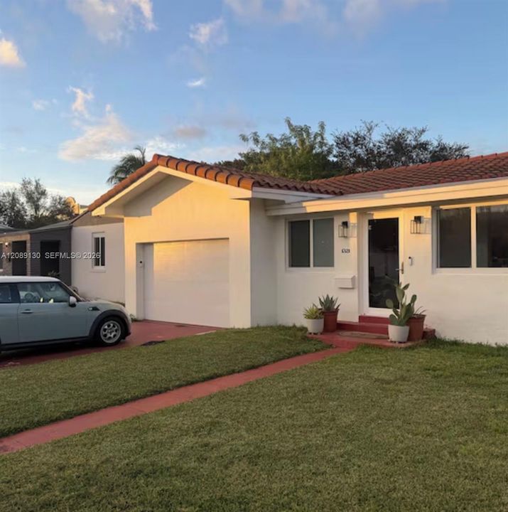 En Venta: $600,000 (3 camas, 2 baños, 1346 Pies cuadrados)