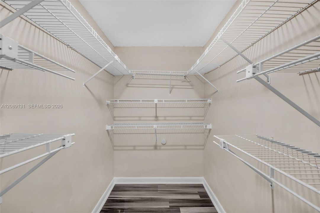 En Venta: $330,000 (3 camas, 2 baños, 1240 Pies cuadrados)