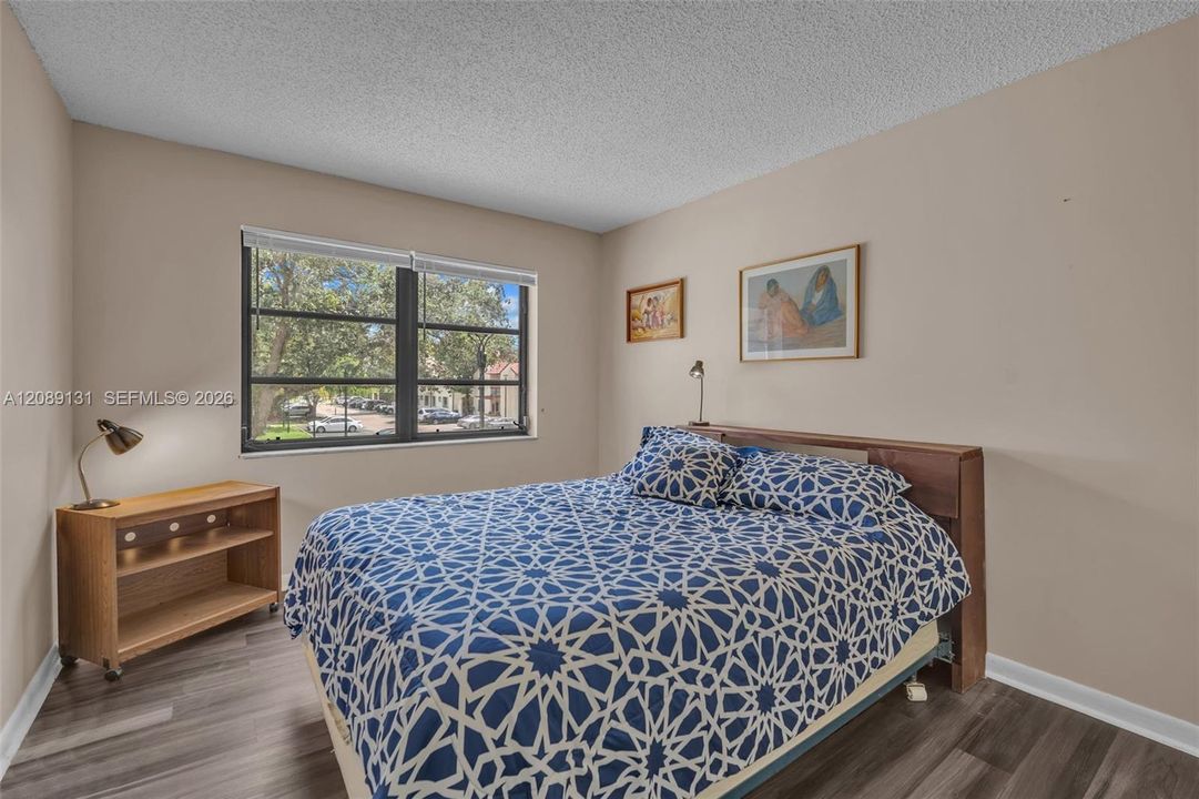 En Venta: $330,000 (3 camas, 2 baños, 1240 Pies cuadrados)