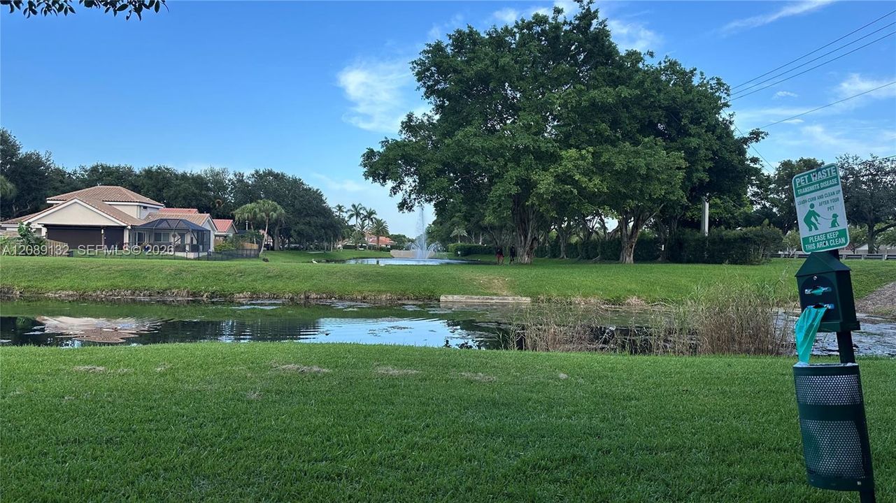 For Rent: $1,900 (1 beds, 1 baths, 806 Square Feet)