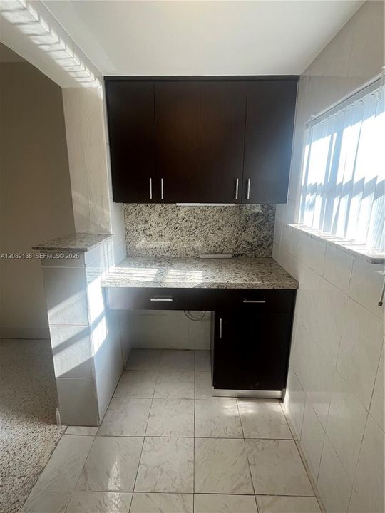 For Rent: $2,600 (2 beds, 1 baths, 900 Square Feet)
