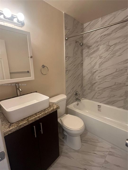 For Rent: $2,600 (2 beds, 1 baths, 900 Square Feet)