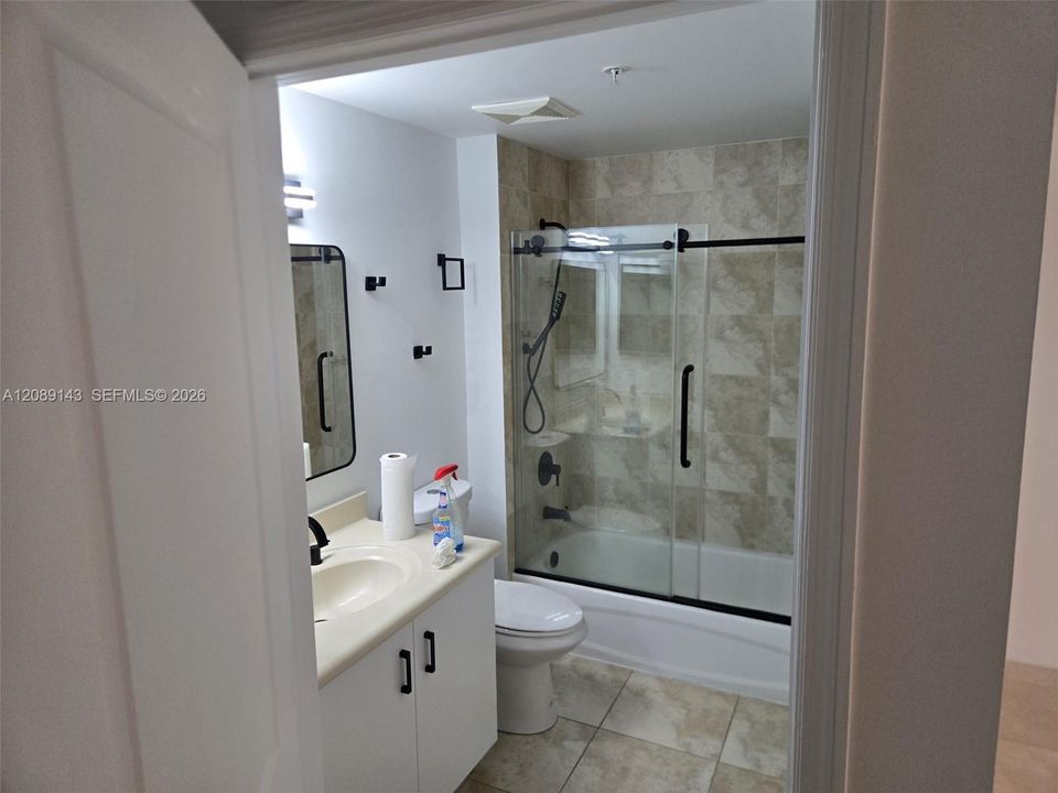 В аренду: $3,450 (2 спален, 2 ванн, 1274 Квадратных фут)