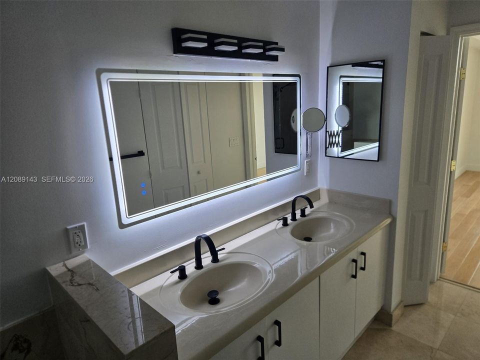 В аренду: $3,450 (2 спален, 2 ванн, 1274 Квадратных фут)