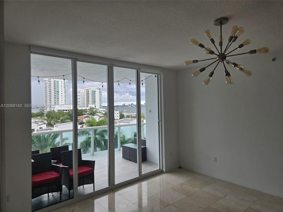 В аренду: $3,450 (2 спален, 2 ванн, 1274 Квадратных фут)
