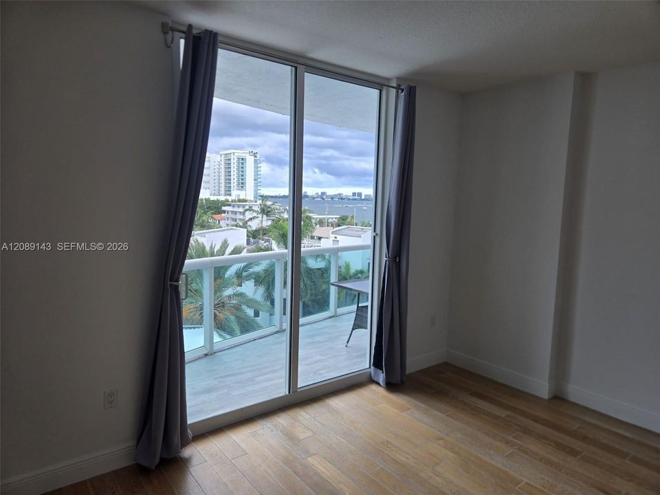 В аренду: $3,450 (2 спален, 2 ванн, 1274 Квадратных фут)