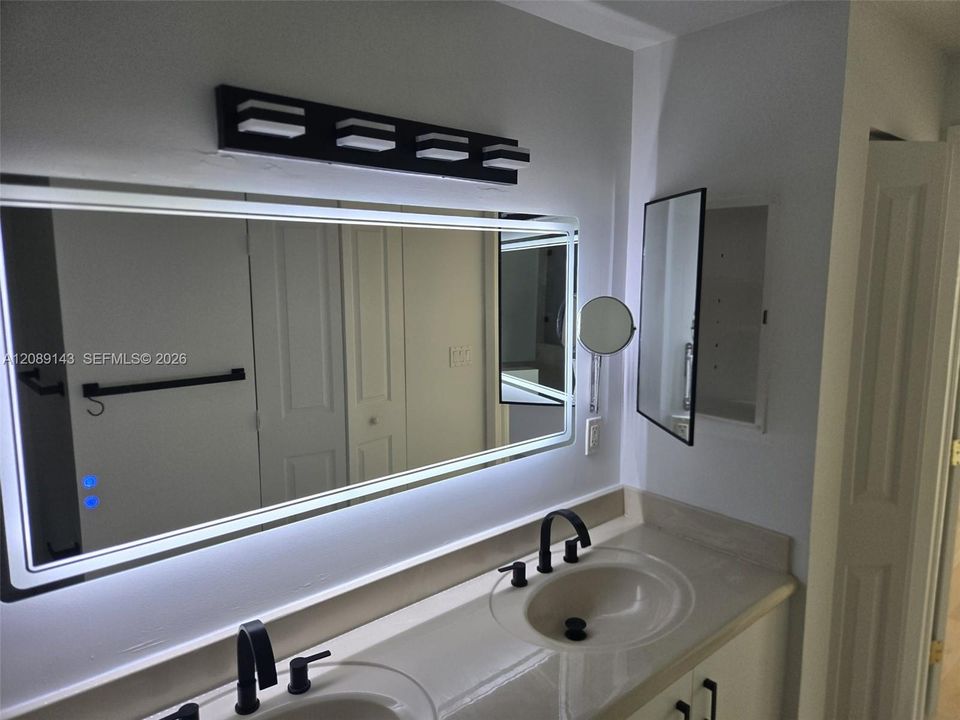 В аренду: $3,450 (2 спален, 2 ванн, 1274 Квадратных фут)