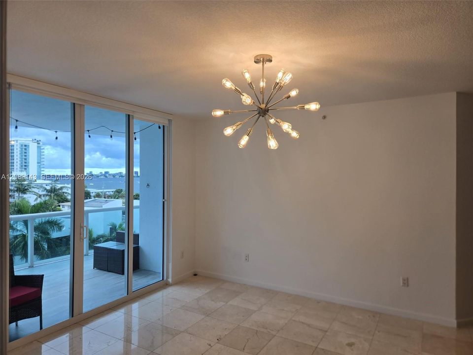 В аренду: $3,450 (2 спален, 2 ванн, 1274 Квадратных фут)