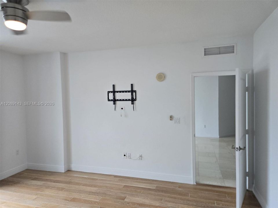 В аренду: $3,450 (2 спален, 2 ванн, 1274 Квадратных фут)
