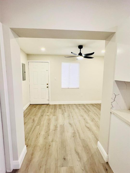 Enter to Florida/Dining Room