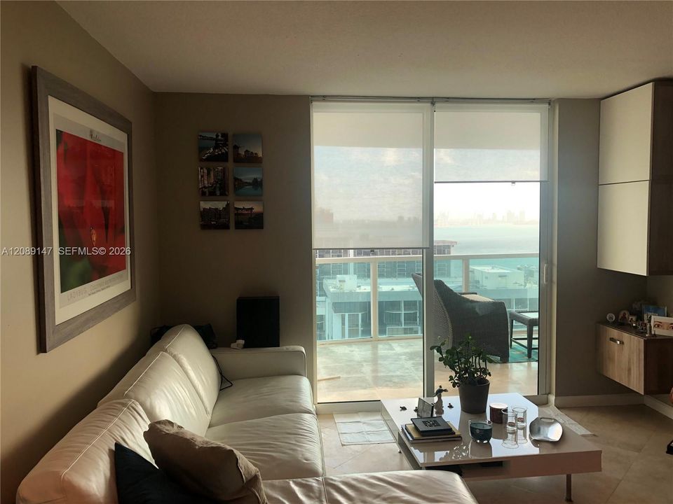 For Rent: $3,250 (1 beds, 1 baths, 791 Square Feet)