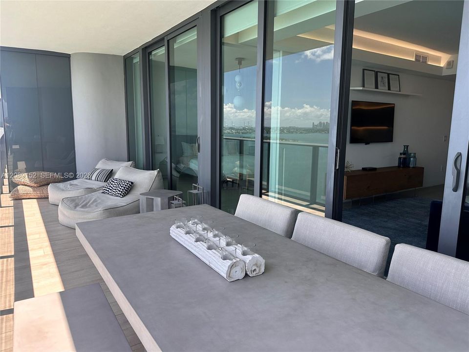 For Rent: $7,550 (2 beds, 2 baths, 1088 Square Feet)