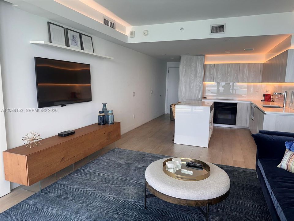 For Rent: $7,550 (2 beds, 2 baths, 1088 Square Feet)
