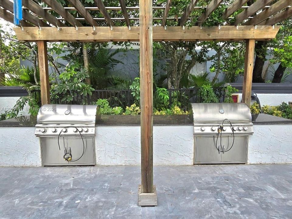 For Rent: $2,100 (1 beds, 1 baths, 602 Square Feet)
