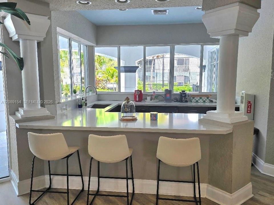 For Rent: $2,100 (1 beds, 1 baths, 602 Square Feet)
