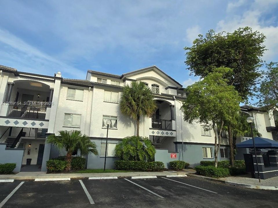 For Rent: $2,100 (1 beds, 1 baths, 602 Square Feet)