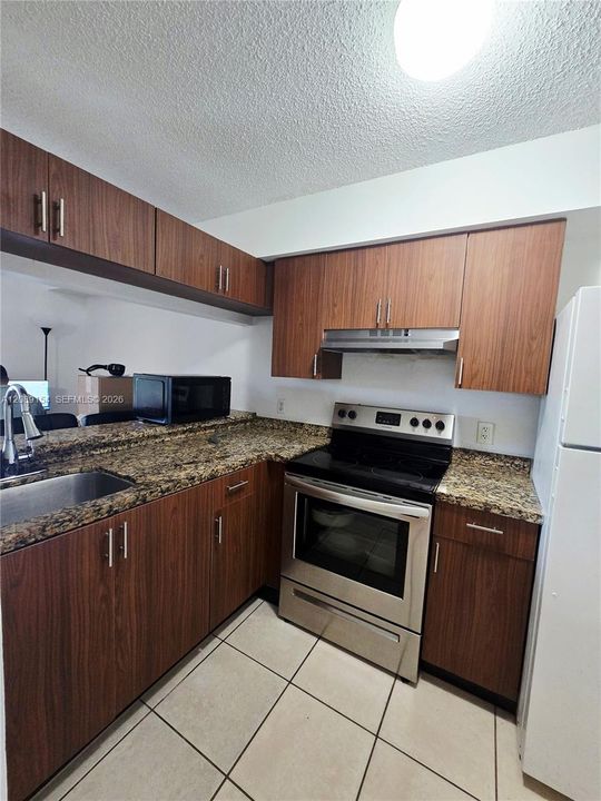 For Rent: $2,100 (1 beds, 1 baths, 602 Square Feet)