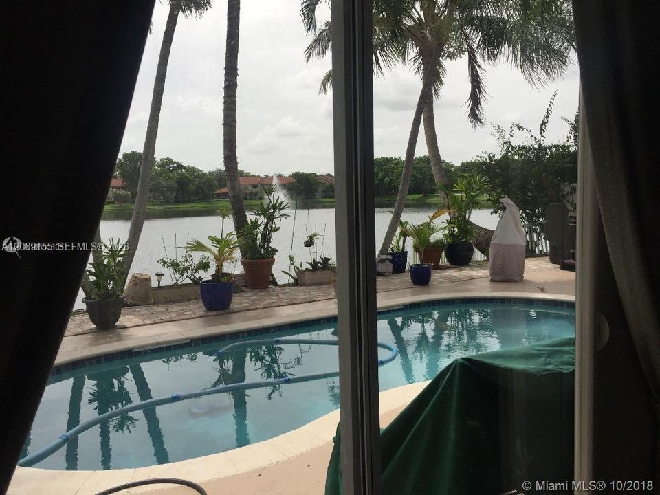For Rent: $4,500 (3 beds, 2 baths, 1979 Square Feet)