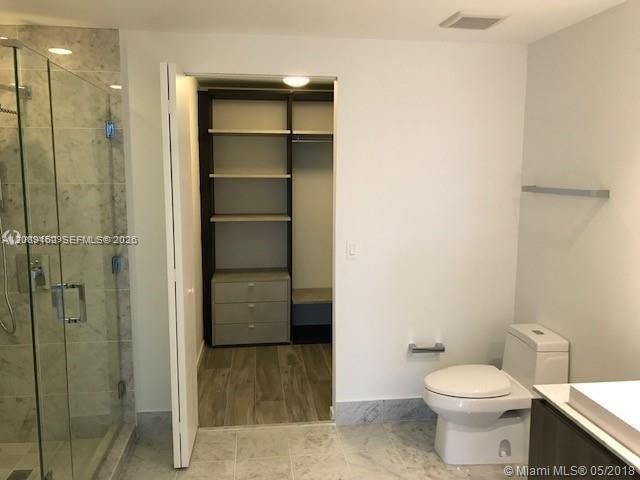 For Rent: $4,400 (1 beds, 2 baths, 881 Square Feet)