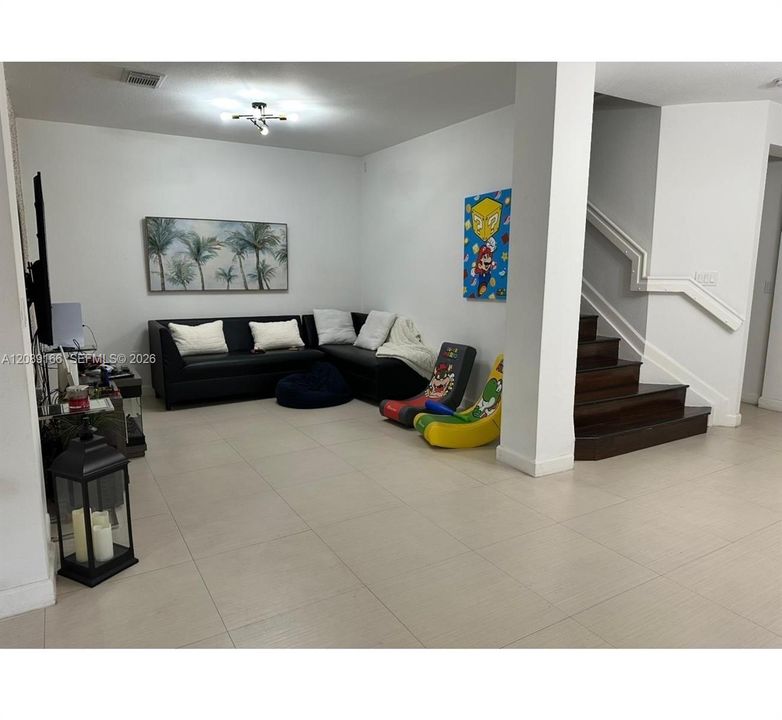 En Venta: $799,999 (4 camas, 4 baños, 2310 Pies cuadrados)