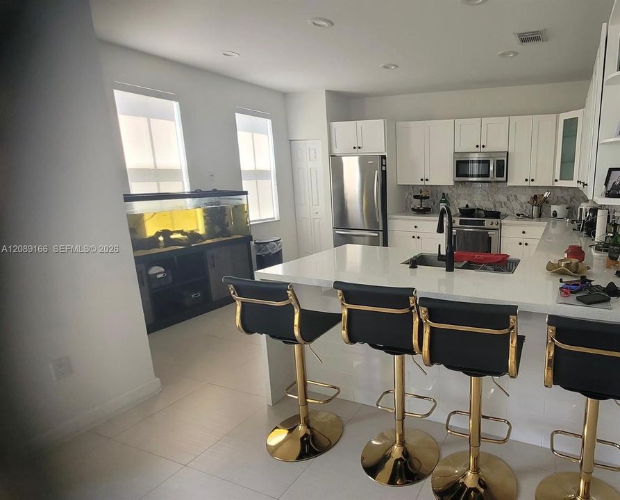 En Venta: $799,999 (4 camas, 4 baños, 2310 Pies cuadrados)