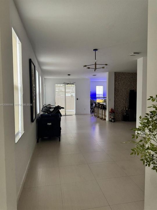 En Venta: $799,999 (4 camas, 4 baños, 2310 Pies cuadrados)