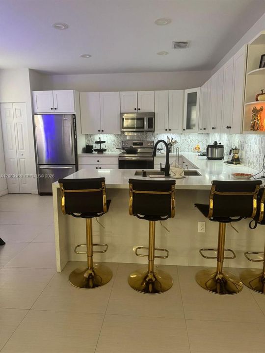 En Venta: $799,999 (4 camas, 4 baños, 2310 Pies cuadrados)