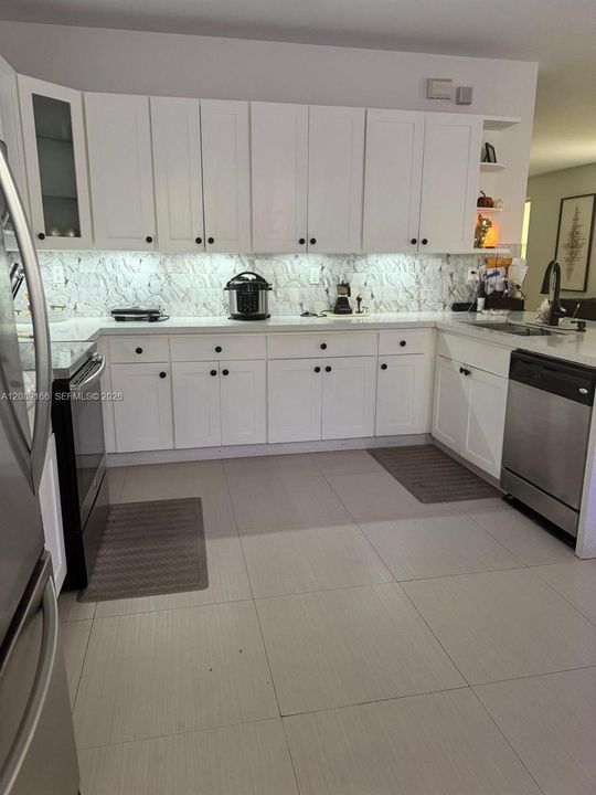 En Venta: $799,999 (4 camas, 4 baños, 2310 Pies cuadrados)