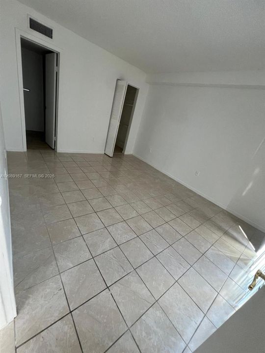 For Rent: $2,100 (2 beds, 2 baths, 898 Square Feet)