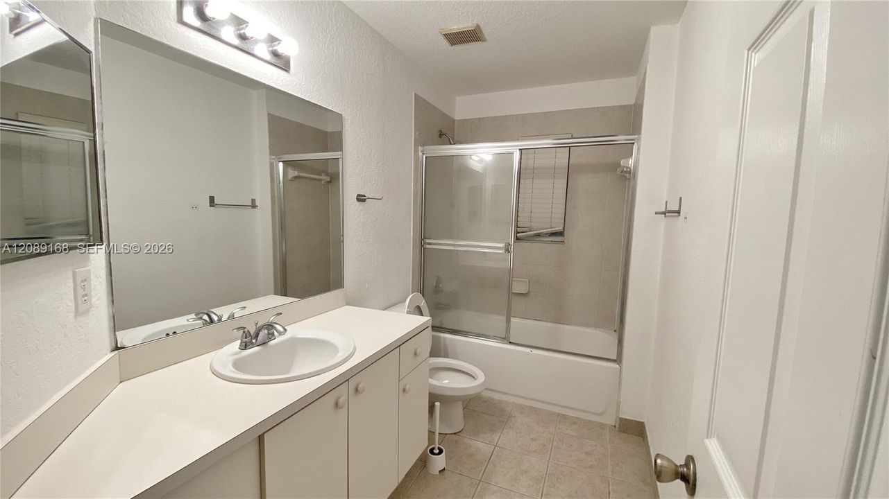 For Rent: $2,450 (3 beds, 2 baths, 1200 Square Feet)