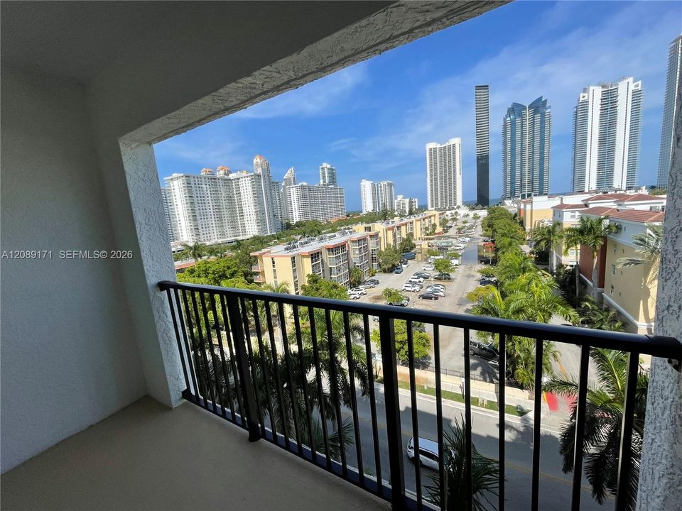For Rent: $3,250 (2 beds, 2 baths, 1116 Square Feet)