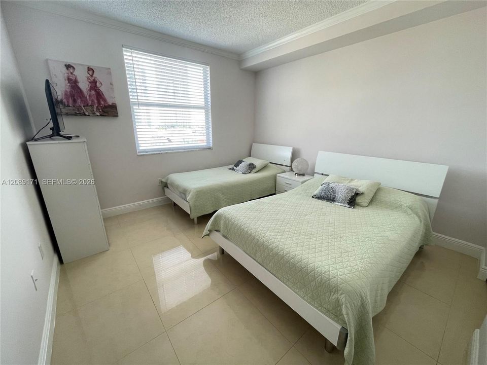 For Rent: $3,250 (2 beds, 2 baths, 1116 Square Feet)