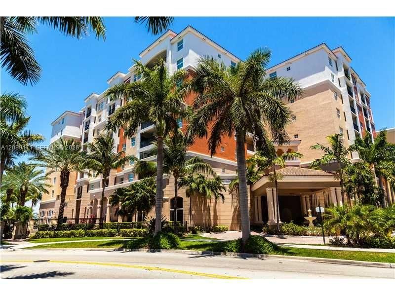 For Rent: $3,250 (2 beds, 2 baths, 1116 Square Feet)