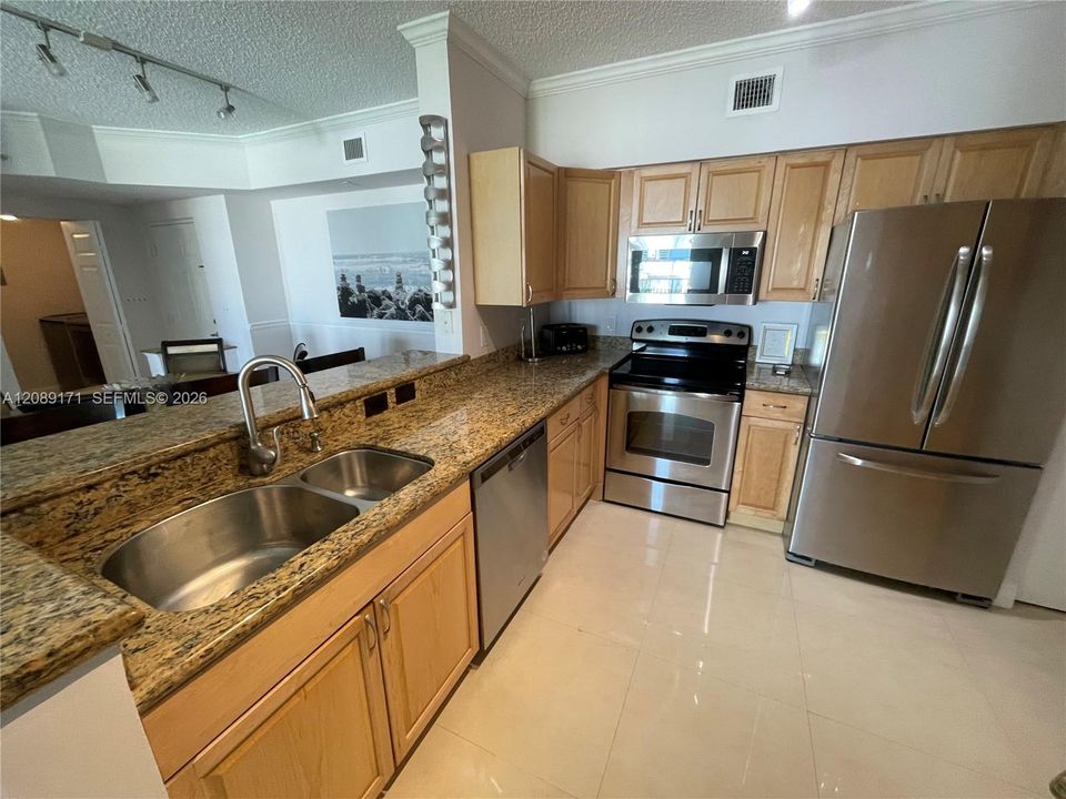 For Rent: $3,250 (2 beds, 2 baths, 1116 Square Feet)