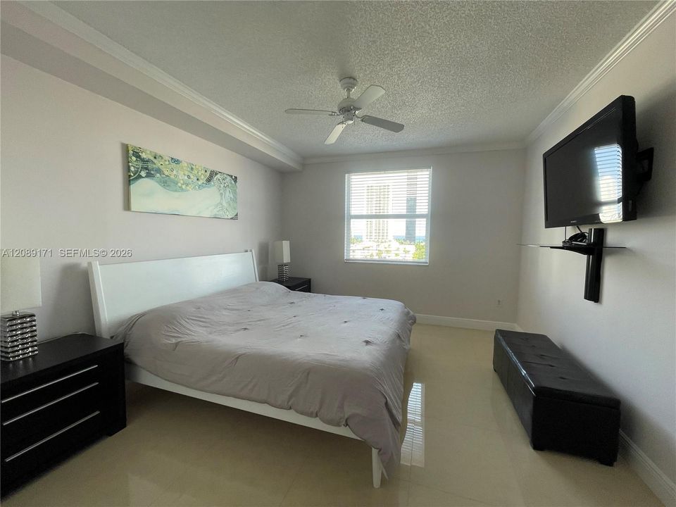 For Rent: $3,250 (2 beds, 2 baths, 1116 Square Feet)