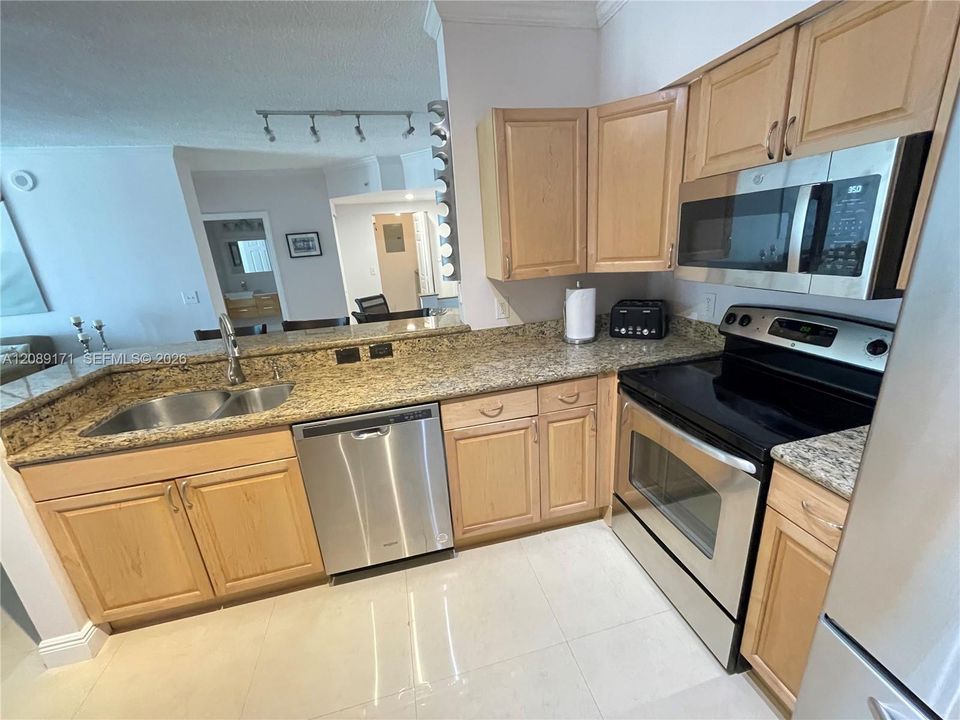 For Rent: $3,250 (2 beds, 2 baths, 1116 Square Feet)