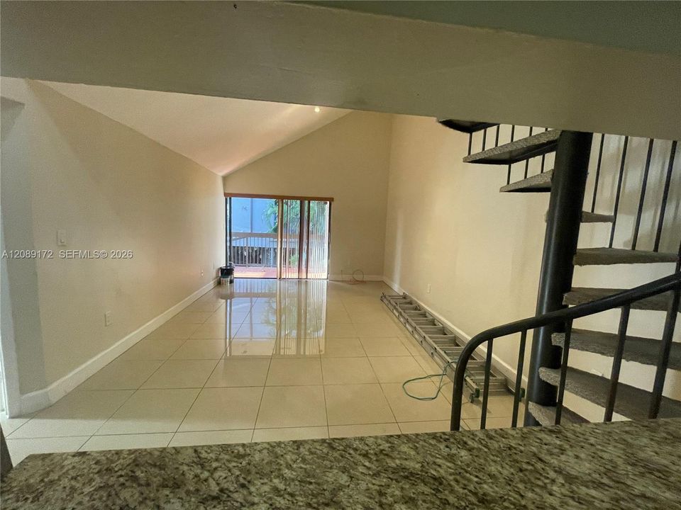 В аренду: $2,600 (2 спален, 2 ванн, 921 Квадратных фут)